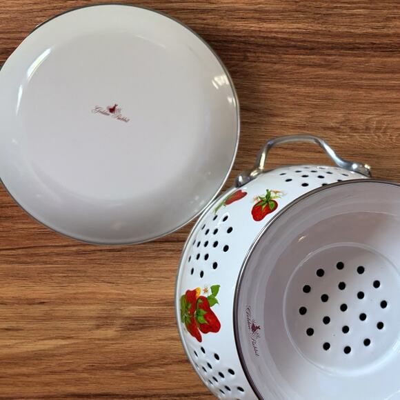 Golden Rabbit Colander Set Strawberry Enamelware 1.5qt w 8" Drip Plate 2 Piece - Picture 7 of 8